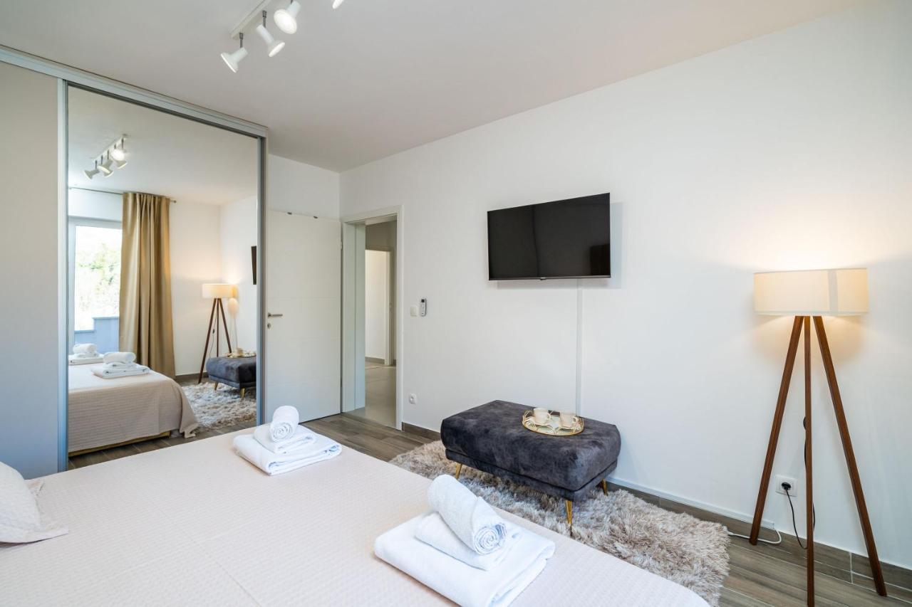 Villa Petmat - With Private Pool And 6 Bedrooms 두브로브니크 외부 사진